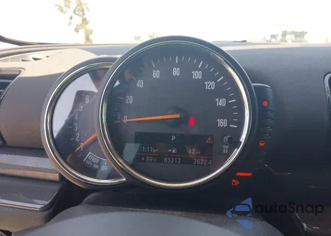 2016 Mini Clubman Cooper z USA, uszkodzony, nr VIN WMWLN5C50G2E31228